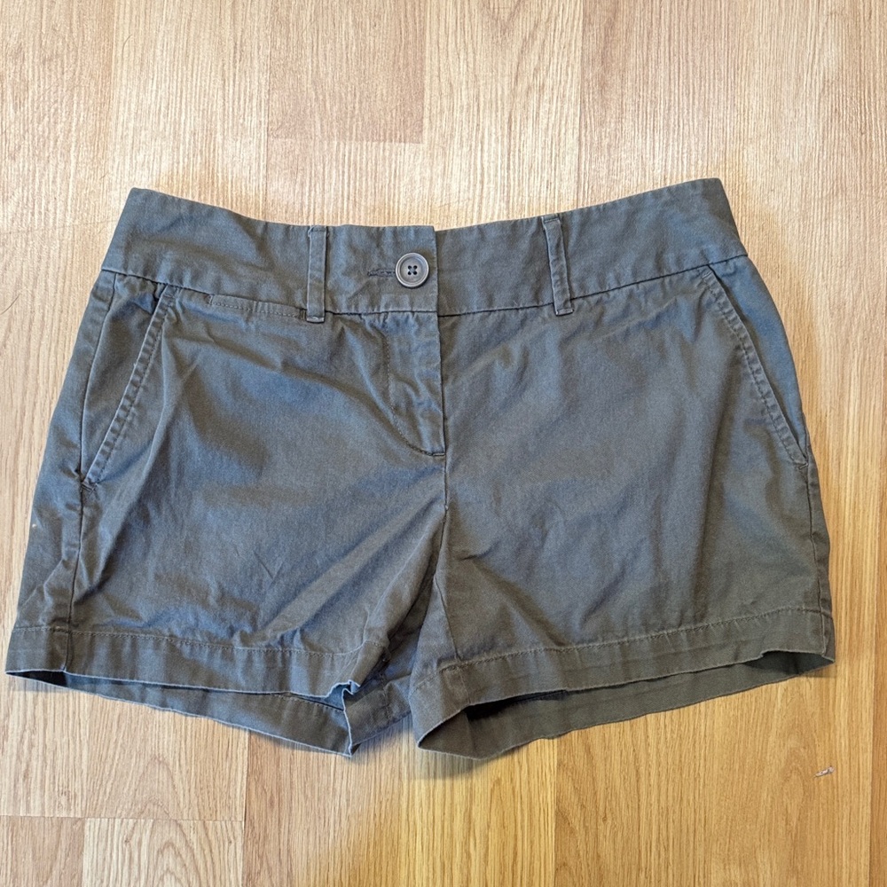 LOFT Women's size 0 olive green shorts